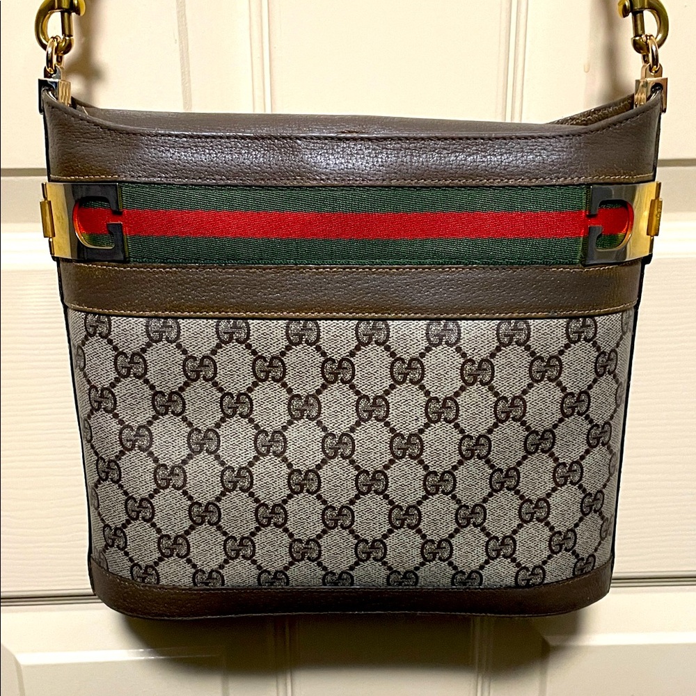 Authentic vintage Gucci purse.